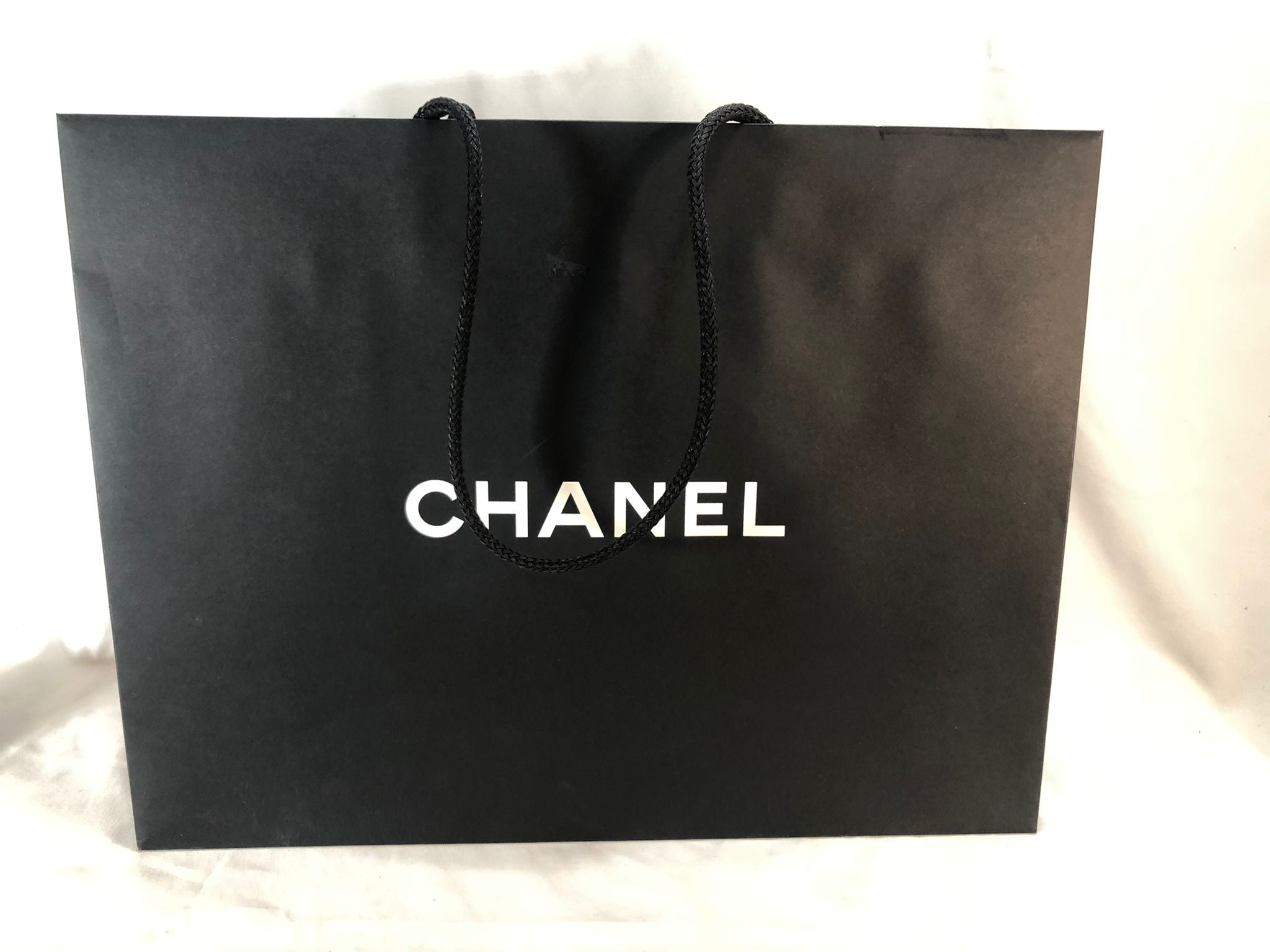 Authentic CHANEL Gift Bags – Wholesale Bidder